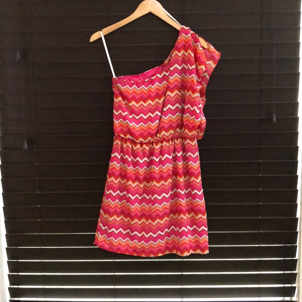 One shoulder chevron dress!